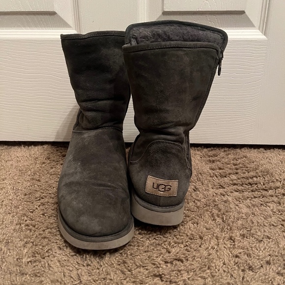Ugg Grey Side Zip Boot - size 7 - Picture 1 of 3